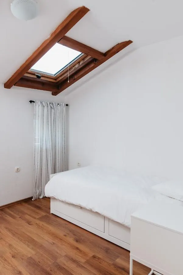 Villa Filipa Brkac 0*,